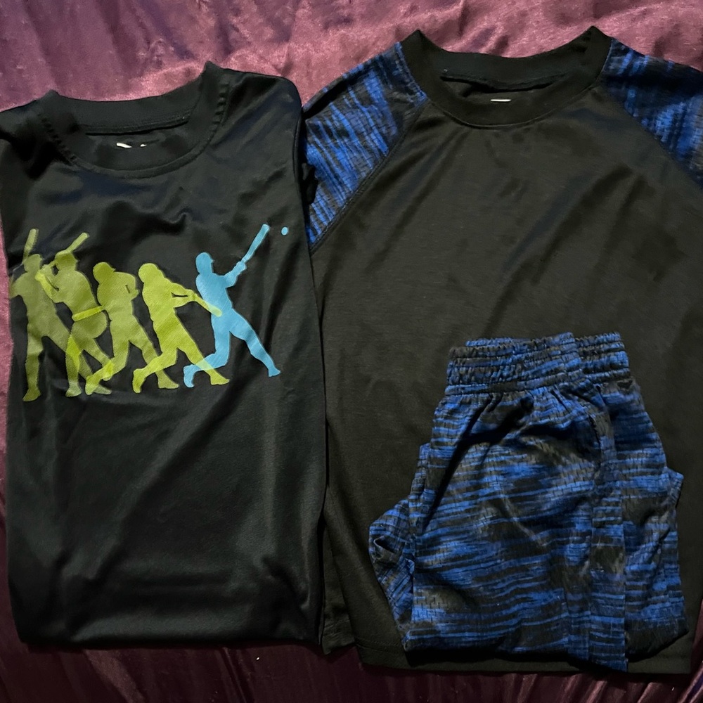 Boys dryfit shirts and shorts size 5/6